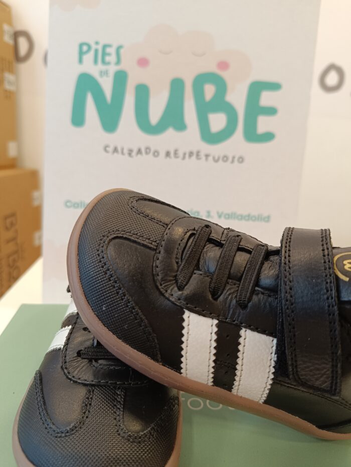 Deportiva Respetuosa Chetto Negro - Imagen 2