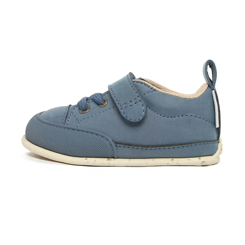 calzado-barefoot-vegano-forma-pie-espacio-dedos-ninos-ninas-color-azul-denim-paterna-feroz-aw25-01 Deportiva Zapato Feroz Paterna Azul Denim - Imagen 1