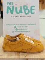 Zapatos Respetuosos Mustang Free Mia SERRAJE AFELPADO MOSTAZA Ref: 60018-C60238