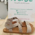 Sandalia Barefoot Vivant Alba Gris