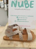 Sandalia Barefoot Vivant Alba Gris